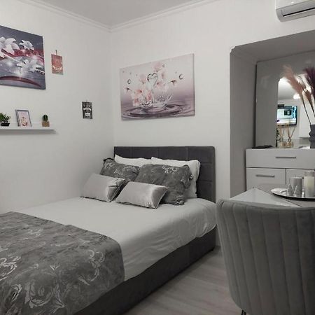 City Lux Square Apartment Скопье Экстерьер фото