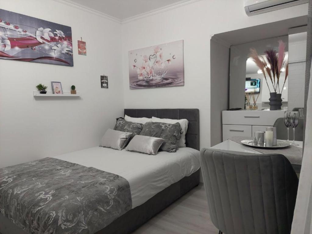 City Lux Square Apartment Скопье Экстерьер фото